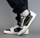 Branded Sneakers Travis Fragment Low Olive Green