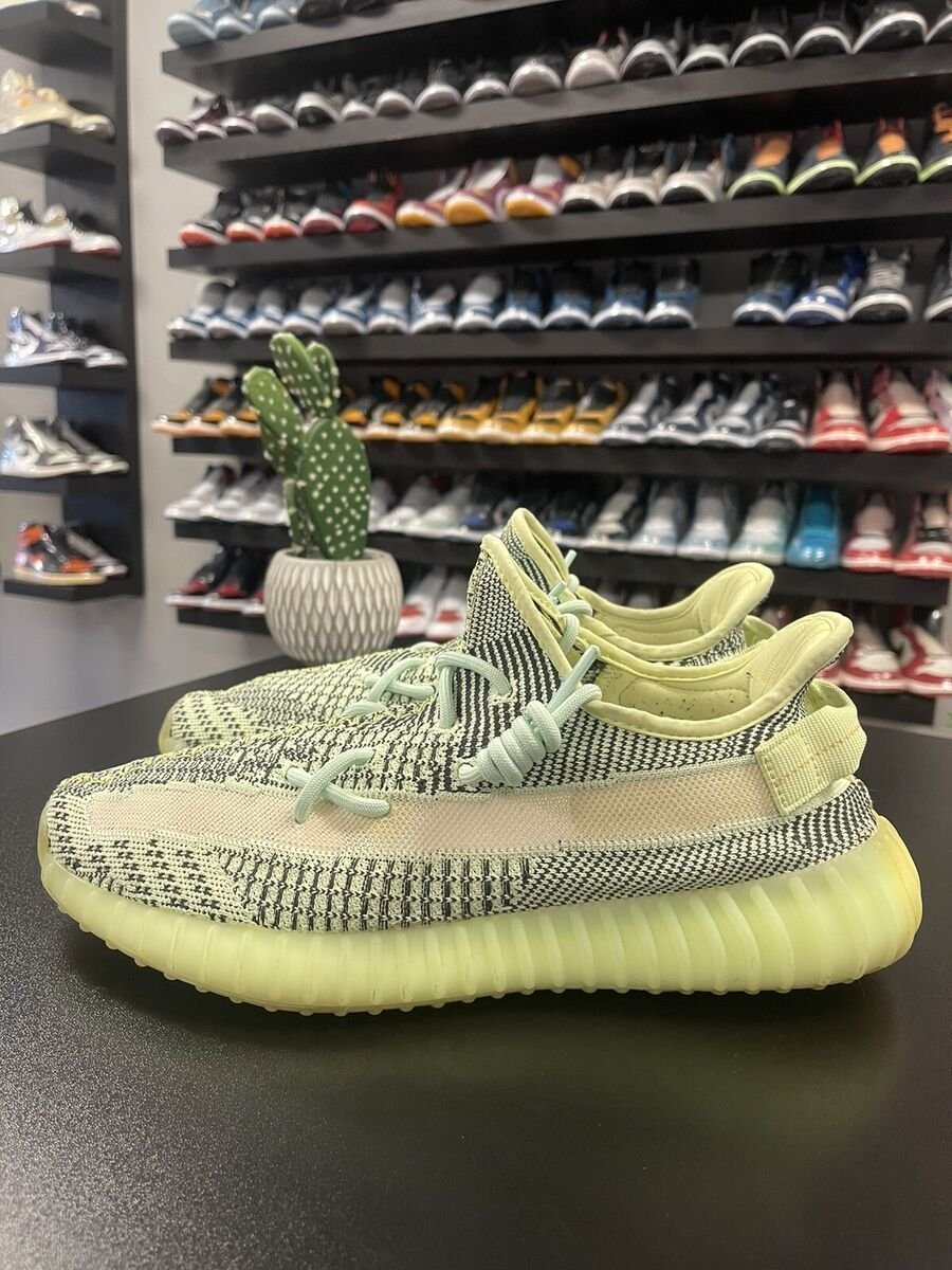 Branded Yezzy Boost 350 v2 Antilia Non Reflective - Image 2